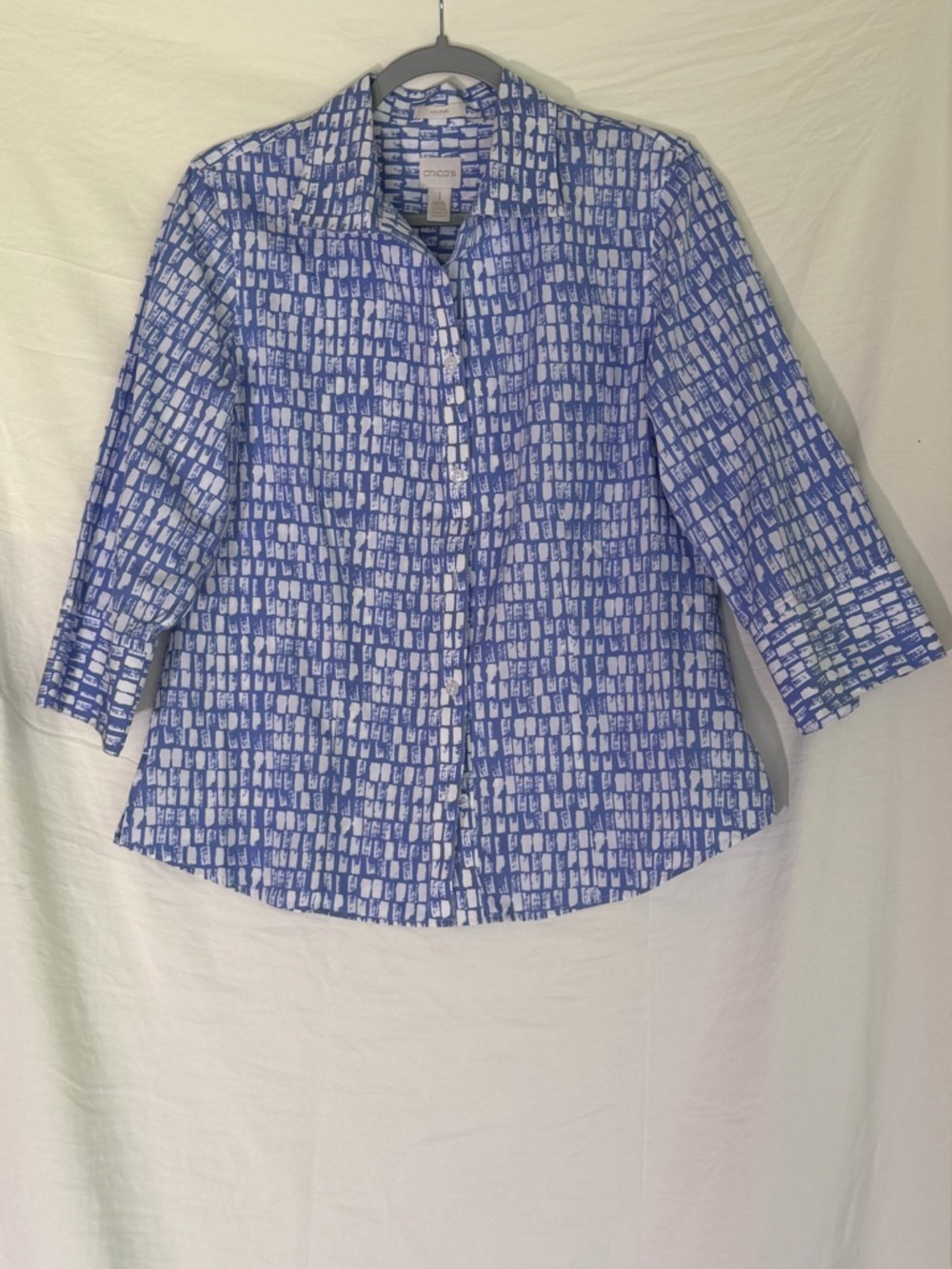 Chico's Blue & White Geometric Button-Down Shirt